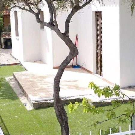 Comoda Villetta Con Giardino Сан Теодоро Екстериор снимка